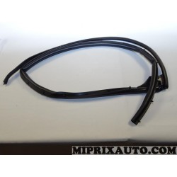 Joint inferieur de porte arriere droite Citroen Peugeot original OEM 9025Q2 