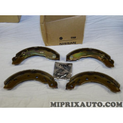 Jeux 4 machoires de frein Nissan Infiniti original OEM 440606F625 44060-6F625 