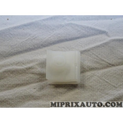 Agrafe fixation pareboue passage de roue Nissan Infiniti original OEM 768820M000 76882-0M000 