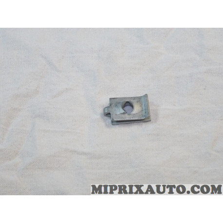 Ecrou prisonnier fixation bas de caisse Hyundai Kia original OEM 1335506016 