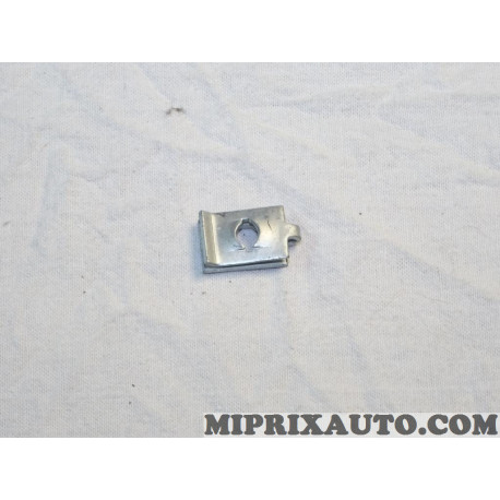 Ecrou prisonnier fixation bas de caisse Hyundai Kia original OEM 1335506016 13355-06016 