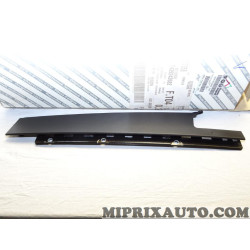 Revetement montant de porte Mopar Jeep Dodge Chrysler original OEM&nbsp;51953326 