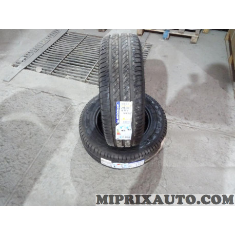 Lot 2 pneus NEUF Michelin Agilis 3 215/65/15 215 65 15 C 104/102T DOT3920 