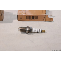 Bougie allumage Volkswagen Audi Skoda Seat original OEM 101905615A 