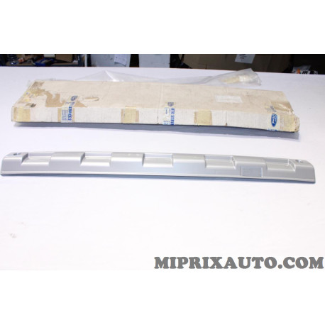 Seuil revetement parechocs arriere Ford original OEM 1736214 A66SX-17F884-CA pour ford transit 