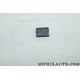 Agrafe attache fixation pareboue passage de roue Ford original OEM 1424928