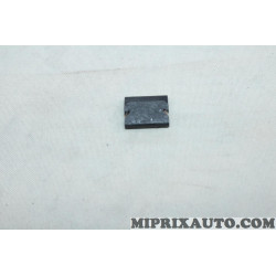 Agrafe attache fixation pareboue passage de roue Ford original OEM 1424928 