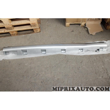 Enjoliveur revetement bas de caisse gauche Ford original OEM 1787107 CM51-A10155-ACZJAC pour ford focus CB8 partir de 2011 