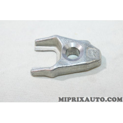 Etrier fixation injecteur carburant Nissan Infiniti original OEM 1661000Q0F 16610-00Q0F 
