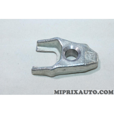 Etrier fourchette bride fixation injecteur de carburant Renault Dacia original OEM 8200711592 