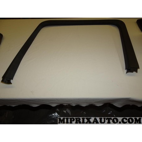 Revetement contour de vitre porte Mercedes Benz original OEM 96072201089051