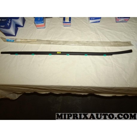 Joint leche vitre exterieur chrome porte portiere droite 82220A5010 pour hyundai i30 de 2014 à 2017 